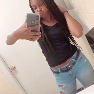 Meet your Posher, Nakia